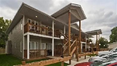 Beautiful  Modern 3bdrm Condo w Scenic Views in Niverville image