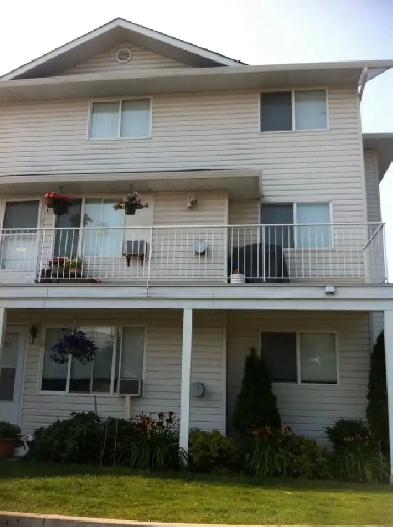 3 bedroom townhouse image