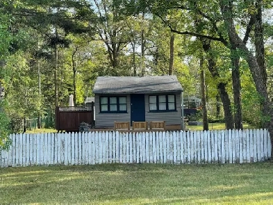 Winnipeg Beach 3 Seasons 2 Br 1 Bath 75 Lot ONLY 169900 image
