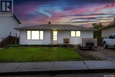 FamilyFriendly 4bdrm Bungalow Excellent Location in NW Regina image