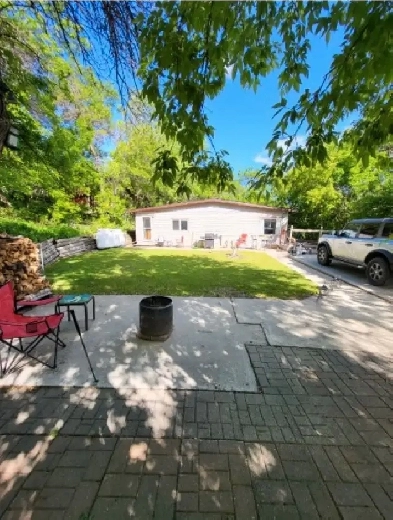 Beautiful Buena Vista Bungalow just a few steps from the Beach image