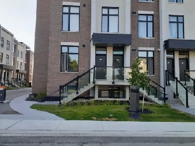 For Sell 3Bedroom 3Bathroom Condo Townhouse in Vaughan image