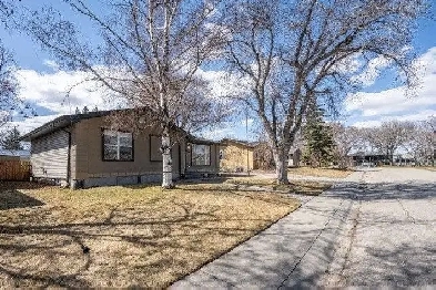 UNISON 4 BEDROOM UNFURNISHED HOUSE IN LAKEVIEW image