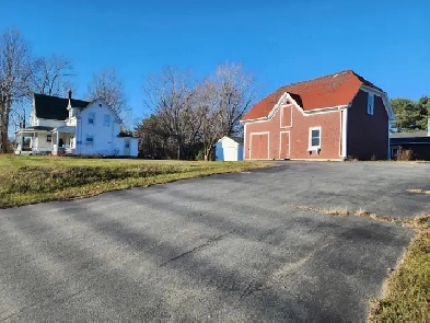 PRIME LOCATION COMMERCIAL  PLUS SINGLE FAMILY WITH BUSINESS image