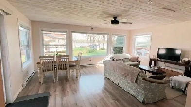 WATERFRONT Living with City Comfort 3 BDR 4Season 1790 image