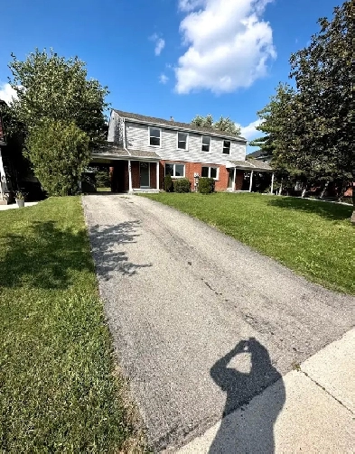 GORGEOUS 3 BEDROOM HOME IN STONEY CREEK image