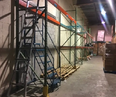 warehouse space with a loading dock for leaserent image