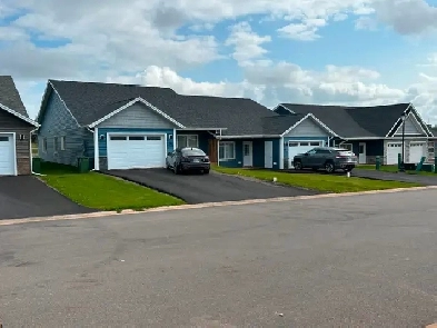 Beautiful duplex unit available August 1st  3 bedroom 2 bath image