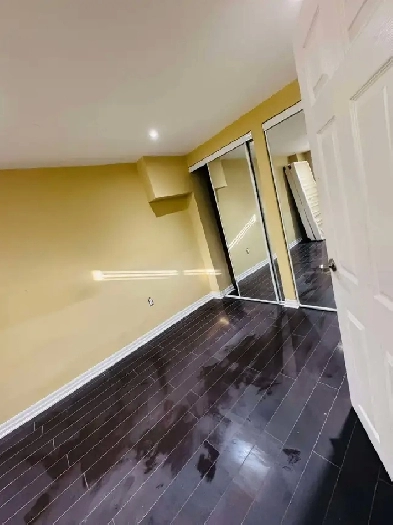 Room to share near Sheridan College Brampton image
