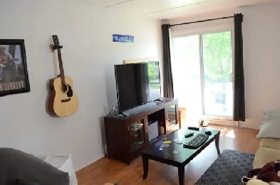 Grand 4   1iem etage louer Longueuil 1400mois image