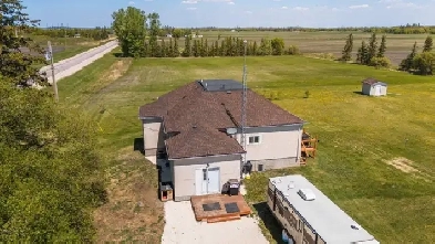OPEN HOUSE  84031 Road 42 Brokenhead MB image