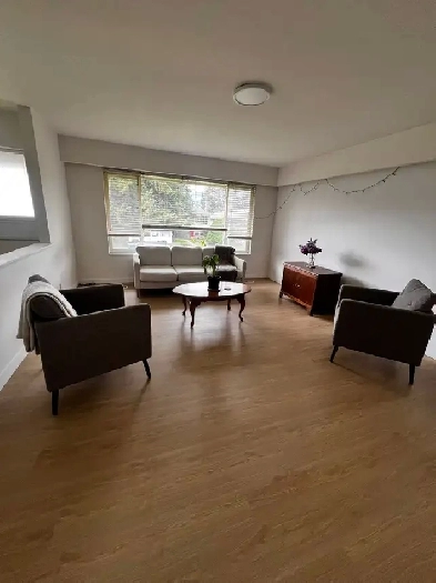 Two Bright  Spacious Private Rooms for Rent image