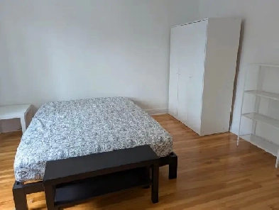 Furnished room available in a duplex  CtedesNeiges image