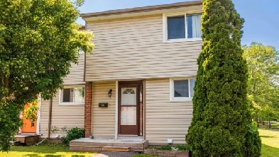 UPGRADED 3 BDRM END UNIT TOWNHOUSE IN CARSON GROVE GLOUCESTER image