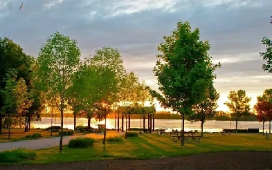 4 12 Montral est Parc Bellerive image