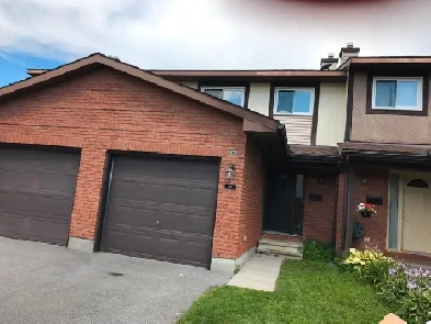 House in Kanata Queensway   Eagleson image