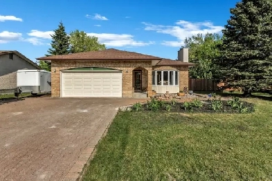 Spacious 3Bdrm Bungalow w Finished Basement in Oakbank image
