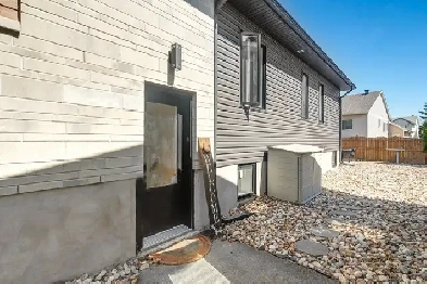 Renovated Basement Apartment in Orleans image