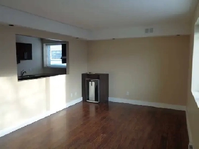 OneBedroom Corydon Ave  Great Location image