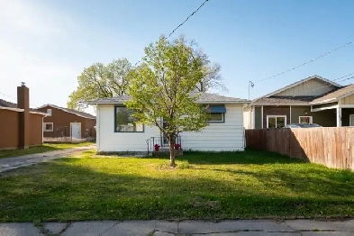 FOR SALE  Charming St Vital bungalow on a 50x200 ft lot image