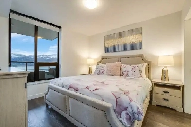 Private Room in 2B2B Den SubPenthouse Downtown Kelowna image