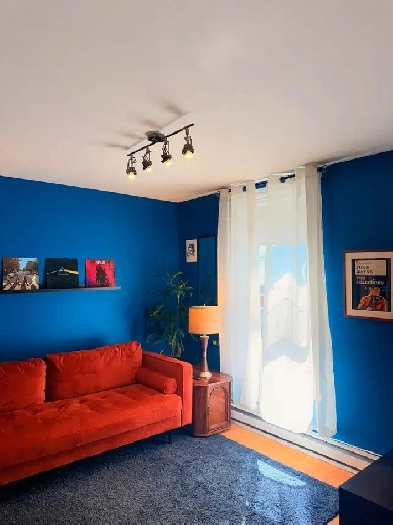 Charmant condo 3 meubl 1er juilleStationnement inclus image