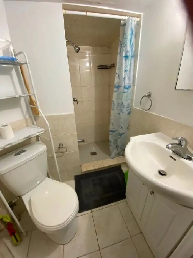 Cozy room in eastyork is available from July 1st780month image