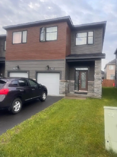 3 Bedroom End unit Townhouse in Barheaven image