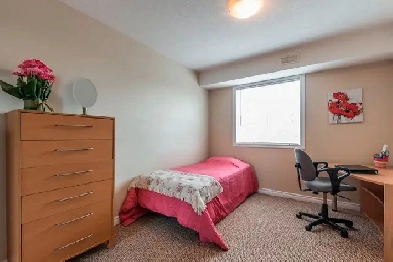 ONE ROOM FOR SEPT  WALK TO U WATERLOO image