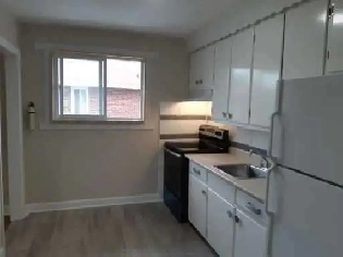 2299  3  Bed 1 Bath  August 1st  Heron ParkBillings Bridge image