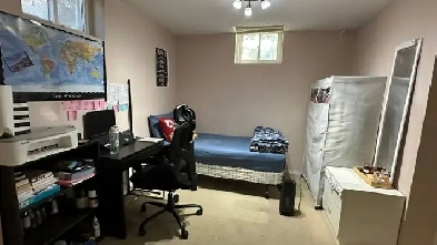 Shared furnished room minutes from Square One FEMALES  Jul1 image