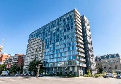 Beautiful bright luxury condo in 12th floor image