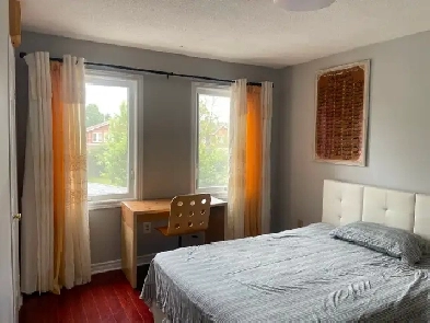 Bright and Spacious Room for Rent in Pickering image