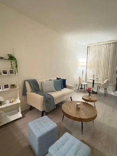 1 Bed Apartment Downtown Toronto Lakeview image