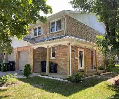 4 bedroom townhouse for rent in Scarborough image