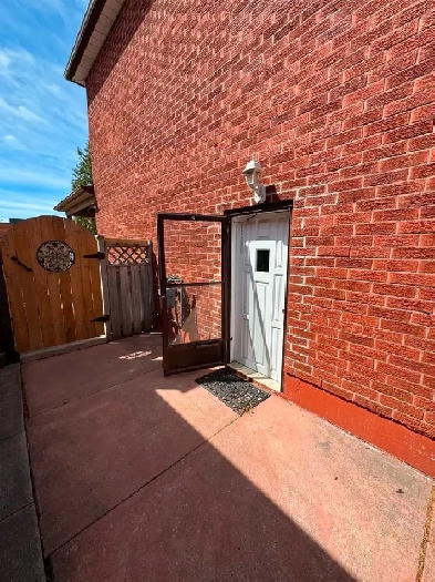 Lease Low Price1 Br   Den image