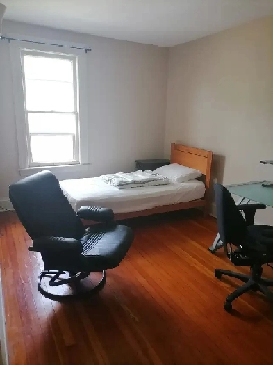 FURNISHED ROOM in a NICE HOME image