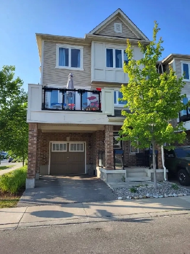 LUXURY 3Bed TOWNHOUSE FOR RENT image