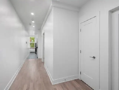PROMOTION   Large  Spacious 4   Vendome NDG image
