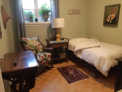 Clean bright room in Davisvilles beautiful MidTown Toronto image