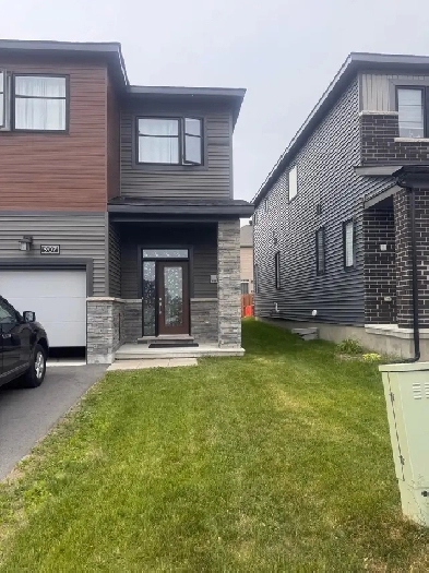 End unit Townhouse image