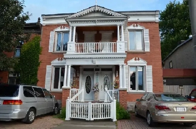 1 BEDROOM VICTORIAN APT FOR RENT DOWNTOWN OTTAWA Rideau Cente image
