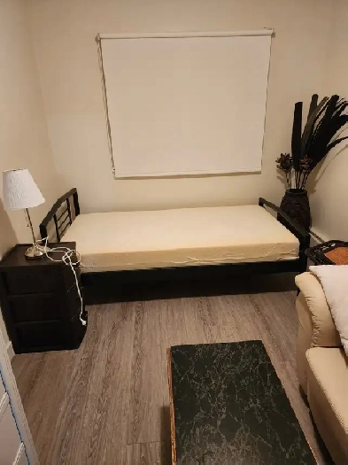 SHARED ACCOMMODATION TWO BEDROOM APT SOUTHWEST image