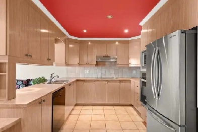 Condo  Vendre  2 Ch   2 SdB   2 Garages  Piscine MontralQc image