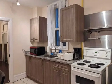 Furnished onebedroom apt DundasCollege Station TMU Aug 1 image