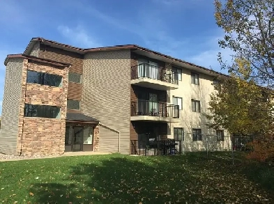 Well Maintained Building Spacious 2 BED 1 BATH on 2nd Floor image