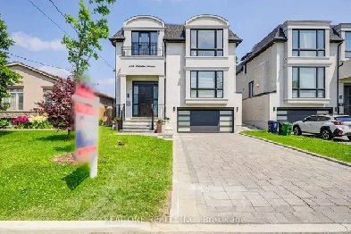 Custom Built Home w Finished Walk Up Bsmt By Sheppard  Bathurst image