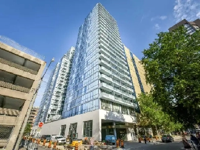 1 1 BR at 1305  210 Simcoe Street Downtown Toronto image