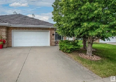 Maintenance Free Living with Whitemud Creek Ravine View image