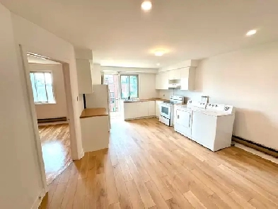 5 12 with 4 close door rooms near Metro Castelnau  Jarry image